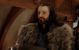 bilbothorin:  thorin + staring at bilbo  ♥