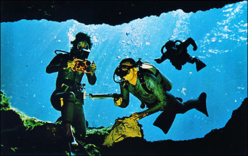 oldflorida:  “Cover me, I’m going in…” SCUBA divers at SIlver Springs 