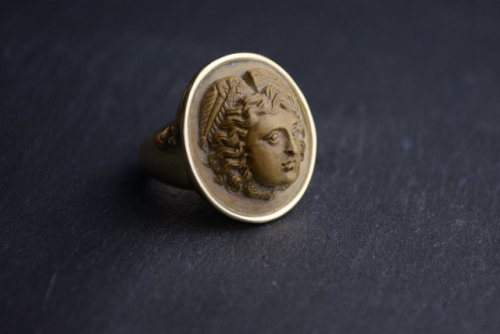 allaboutrings:Antique Georgian 9k Gold Carved Lava Medusa Cameo Ring