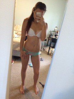 r0cketgirl:  i love my body 