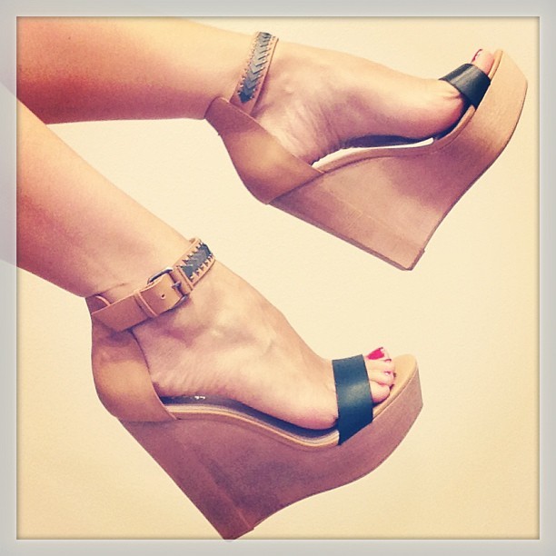 SHOE TEASE