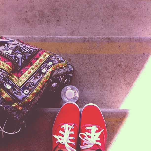 dessssstinyd:  waiting for my next class, enjoying this beautiful Cali weather🌞☁❤