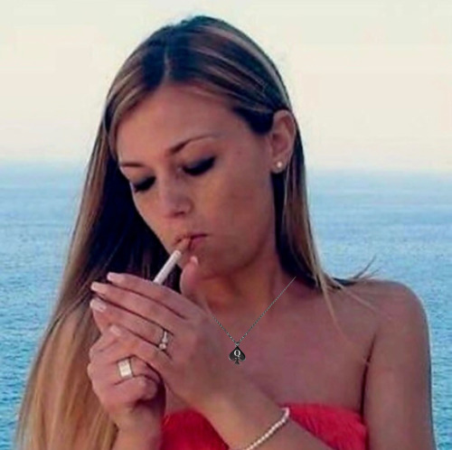 @snowbunny-alissa : Married, Dirty And Hungry For BBC