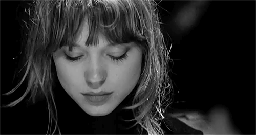 magotrobbie: Léa Seydoux in ‘Petit tailleur’ (dir. by  Louis Garrel, 2010).
