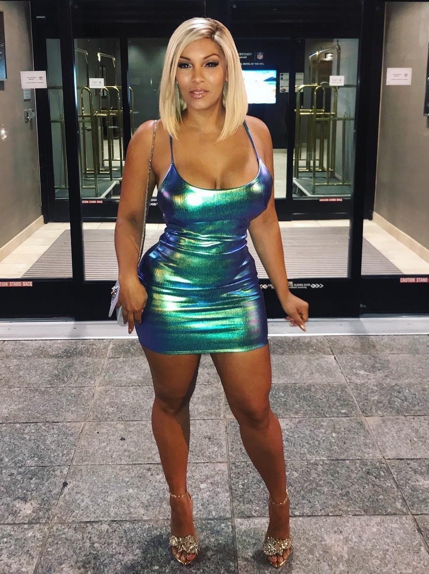 thicksexyasswomen:   Party🍸🍹