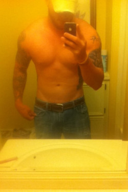Instaguys:  Guys With Iphones Source: Gwip.me 