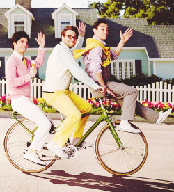 dailyjosephgordonlevitt:  Jonathan Levine, Seth Rogen &amp; Joseph Gordon-Levitt | Vanity Fair (March, 2012)