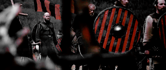 vikingshistory:  I want to take Kattegat back from Ivar. I’m going to kill him.