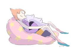 bambiarts:  beanbag nap 