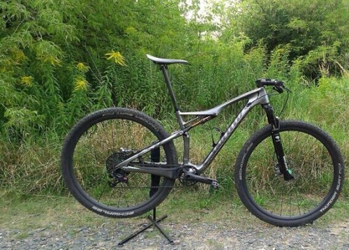 Full suspension mountain bike form customer,Tandell supply the 27.er MTB carbon rims.