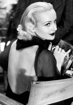 classic-hollywood-glam:  Carole Lombard 