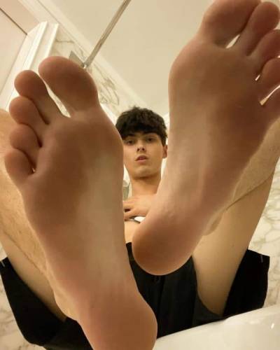 Porn Pics alexfeet70: