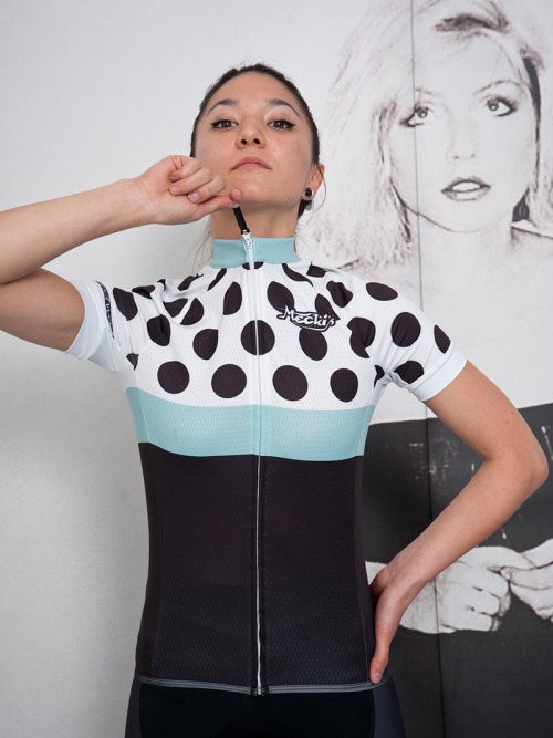 meckiswear: POIS WOMAN JERSEY GREENMecki’s | F**king & Perfect WearUnique rock ‘n’ roll cycling 