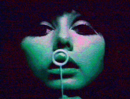 crystalroca:  “we should all just chill out and blow bubbles”  ♥ Crysta