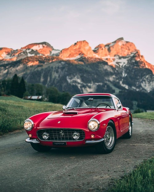 RED - The Ferrari Classic——————————&mdas