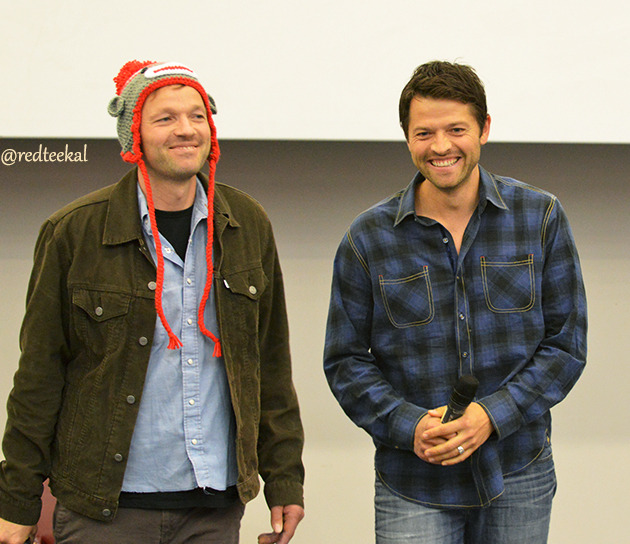 redteekal:  Misha gets welcomed on stage and out he comes in a monkey hat and sunnies.