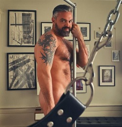 lancenavarro:  Daddy and his sling.   . . . . #kink #fetish #DaddyNextDoor #gaydaddy https://www.instagram.com/p/Bt11MG3H25X/?utm_source=ig_tumblr_share&amp;igshid=1qciak5sn8aeh