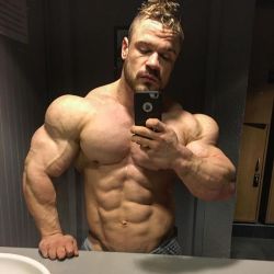 drwannabebigger:  Nicolas Vullioud at 225 pounds