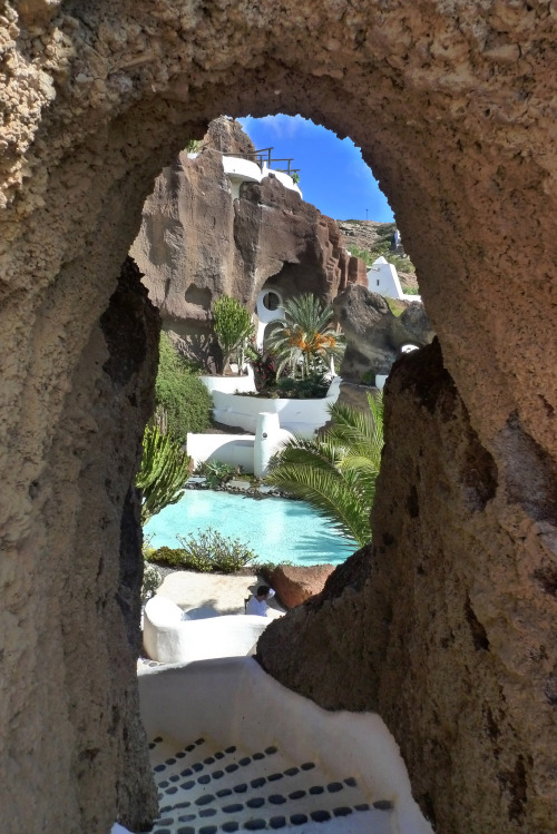 La Cueva de LagOmar, Lanzarote / Spain (by James).