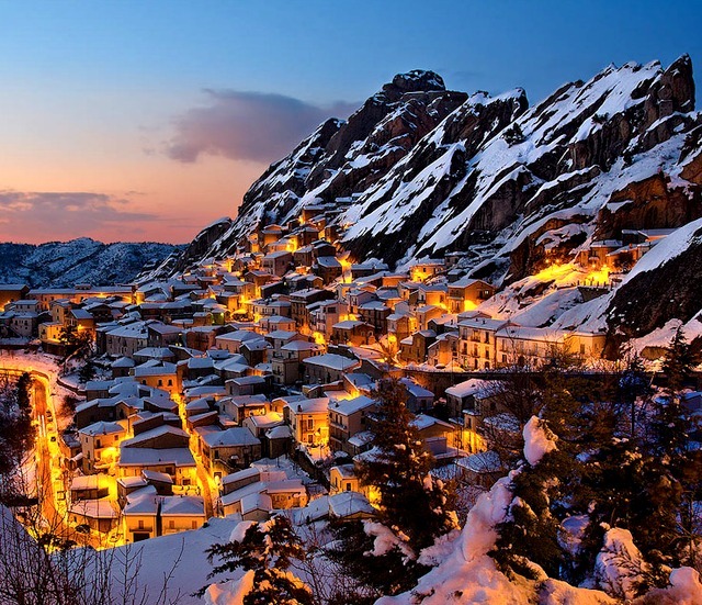 That golden glow (Pietrapertosa Village, Italy)