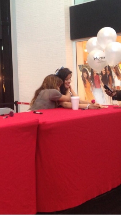 Ally and Camila - meet and greet