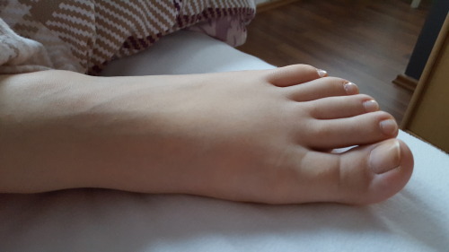 sexycandidfeet: Lovely submission