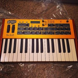 synthesizerpics:  Synthesizer Videos - Vintage Synthesizer And Contemporary Synths At Work Don’t mess with this #Mopho, he means business. #newtoy time for some #newtracks. #DaveSmith #monophonic #synthesizer by collidoscopemusicatx http://ift.tt/1DBiHKY