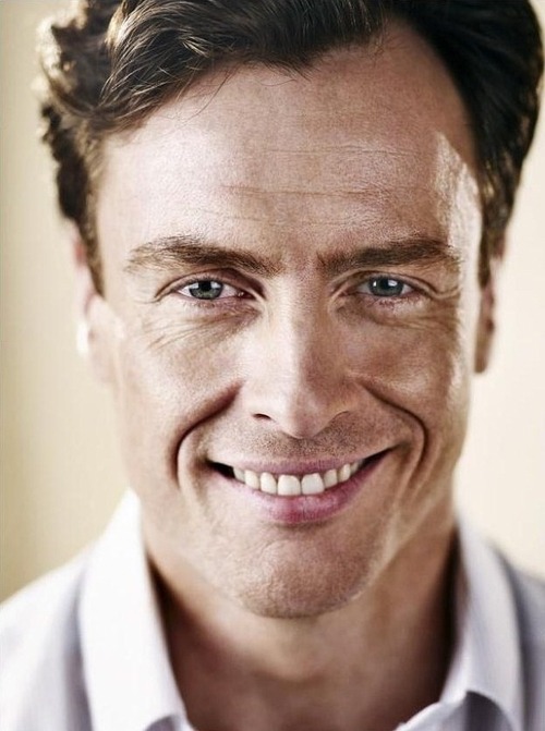 Los Angeles Apr 09 Toby Stephens Stock Photo 1066705244