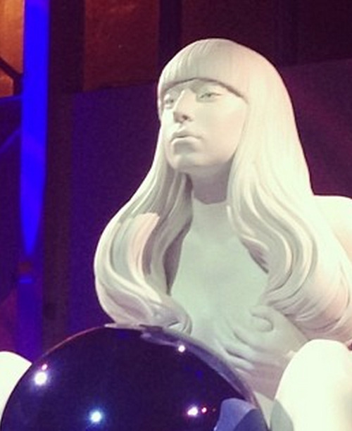 serenebranson:  this statue looks high as fuck  