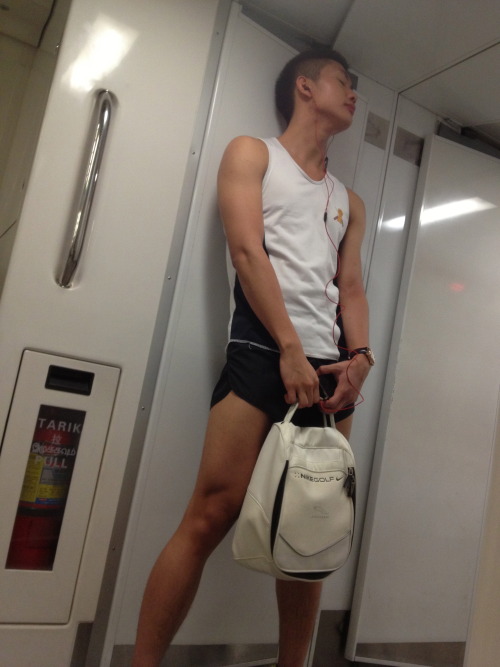 hotandsexyaznmen: drop that bag and the pants…let me get to work on that dick  4