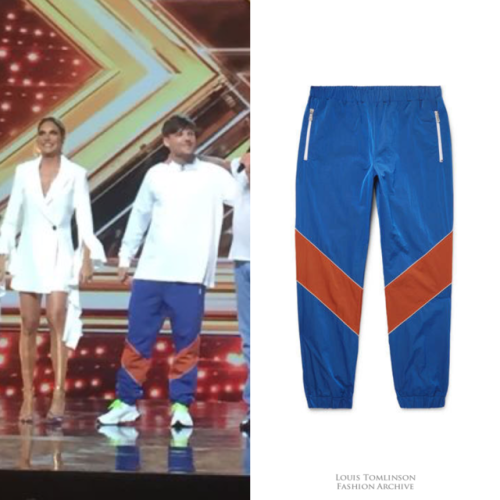 Louis Tomlinson Fashion Archive on X: 07/18/18  Louis wore a @Burberry  short-sleeve vintage check shirt ($345) at #XFactor auditions.    / X