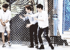 gongyoop-deactivated20170703:  baekhyun and suho’s reactions after kai got beat