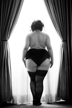 mdacn:  curvesinlingerie:  Yael Perez - Miss Meon - Andrea Hausmann Photography  silhouette 