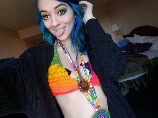 Porn edmthot:  It’s my 21st bday today so here photos