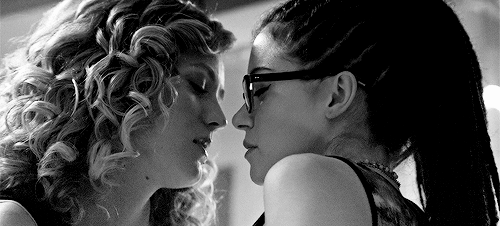 fragile-strenght: Biting the lips before the kiss. - Cophine BW