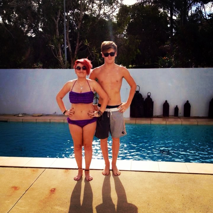 ttthea:  As if my brother is only 14 and I’m 19..  LOOK AT THAT CUTE FACE SHE GOT!!