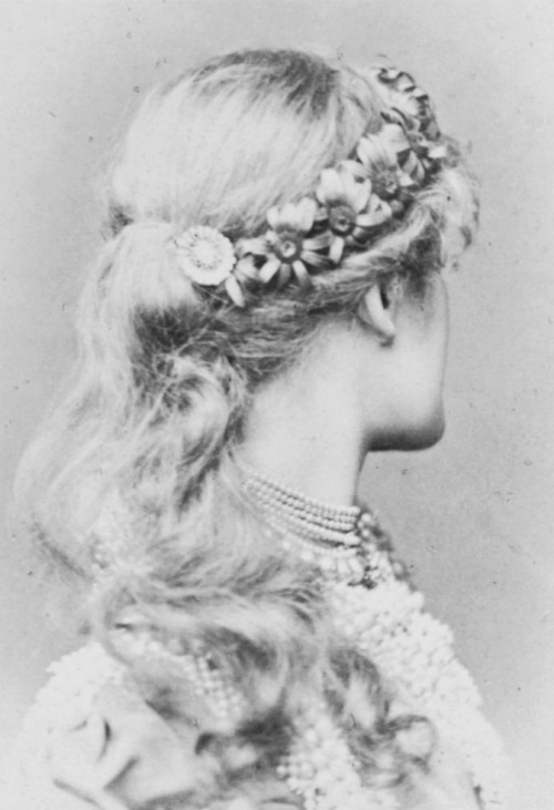 vestatilleys:Dame Ellen Terry, 1882.