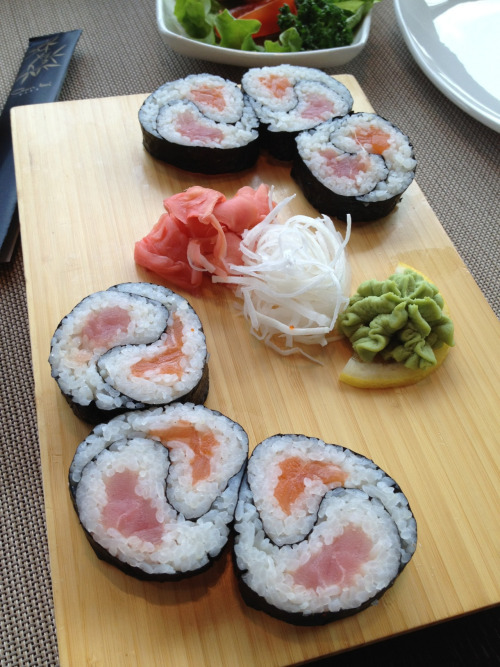 Cheer Up Post #3723 - Cool Sushi Rolls Edition