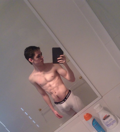 dillonj94: After squats. Glutes are looking bigger