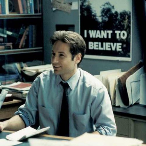 Fox Mulder #mcm #babe #xfiles #thetruthisoutthere #iwanttobelieve #trustnoone #trustnobitch #suitand