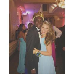 whitewomen-and-blackmen:  Prom King &