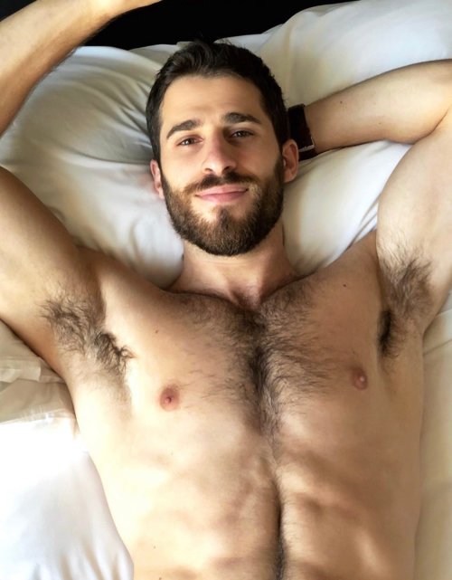 https://64.media.tumblr.com/39b3d67e7f4088a4811f3085d14f7498/8baa3f6a4a063def-a8/s500x750/ff7a8c238ccbdaaa83fd4741e2d28e6d79f7daf0.jpg