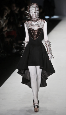 130186:  Hu Sheguang Haute Couture S/S 2014