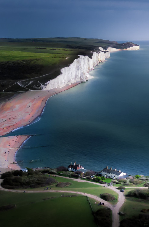 lewerta:  Seven Sisters, England  by Solly Levi