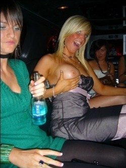 teensanddaughters:  teens.titsout.net