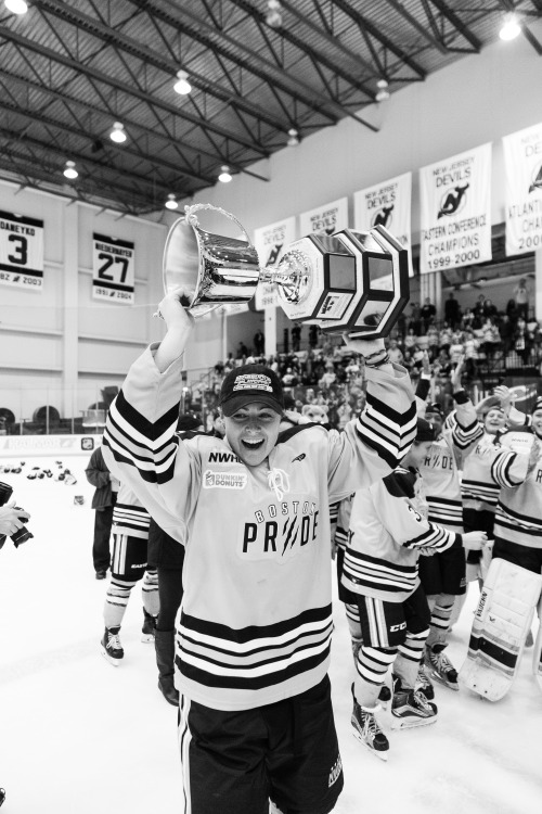 The Boston Pride became the first ever Isobel Cup Champions after defeating the Buffalo Beauts 3-1 o