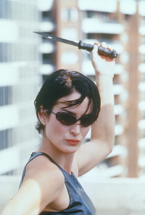 menalez:Carrie-Anne Moss in The Matrix (1999) adult photos