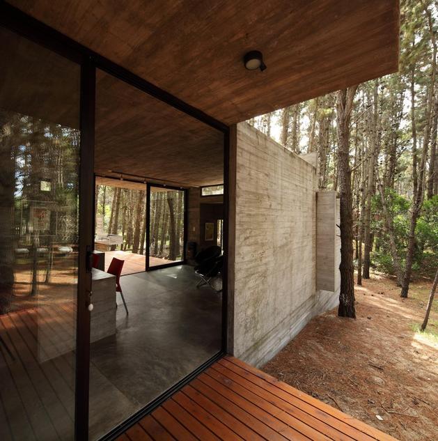 northwestgearhead:  Unconventional concrete and glass summer house in Mar Azul, Argentina.