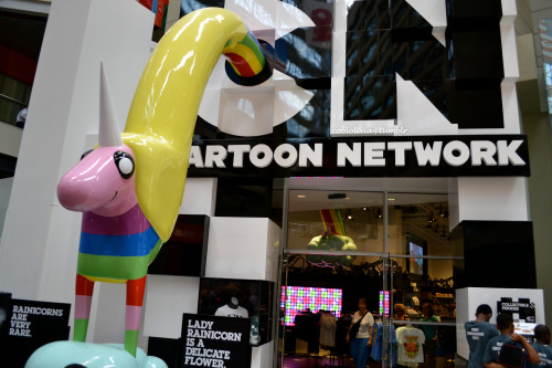 cuntgradulation:  coololivia:  papayaface:  omg and the rest of lady unicorn is inside that is fantastic  I never even noticed that hahahah   That is awesome