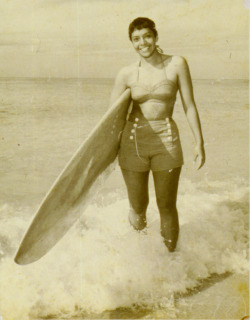 indypendent-thinking:Anona Napoleon, circa 1961. A native of Hawaii, she has been surfing there for nearly 50 years.